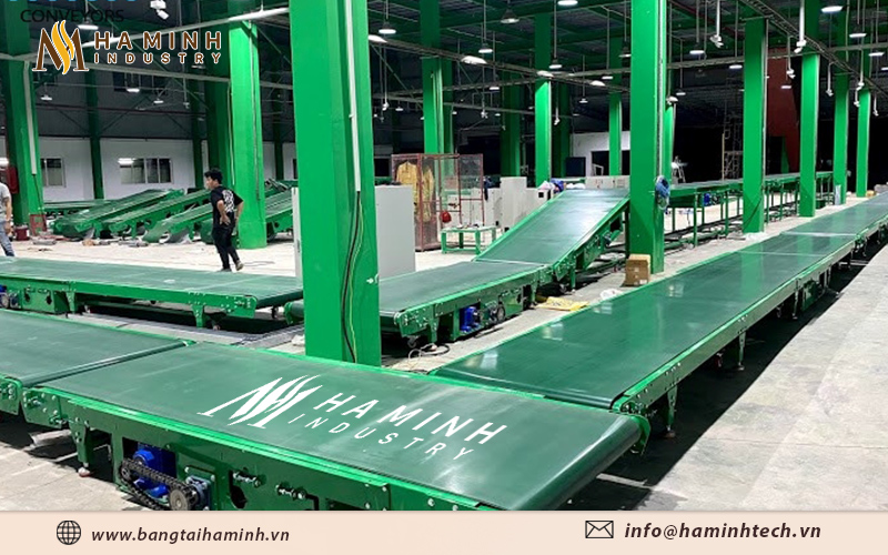 Băng tải PVC trong kho