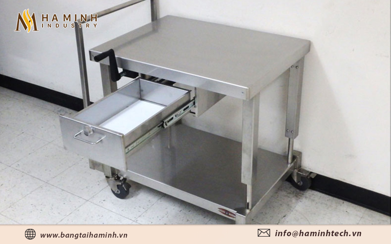 Xe đẩy Inox có thiết kế nhỏ gọn, tiết kiệm diện tích và dễ dàng lưu động