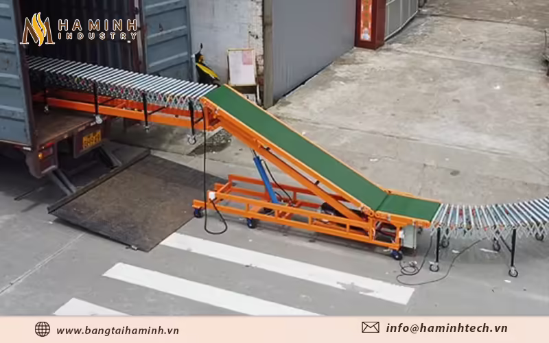 Băng tải nâng hạ hoạt động ổn định, tiết kiệm điện năng